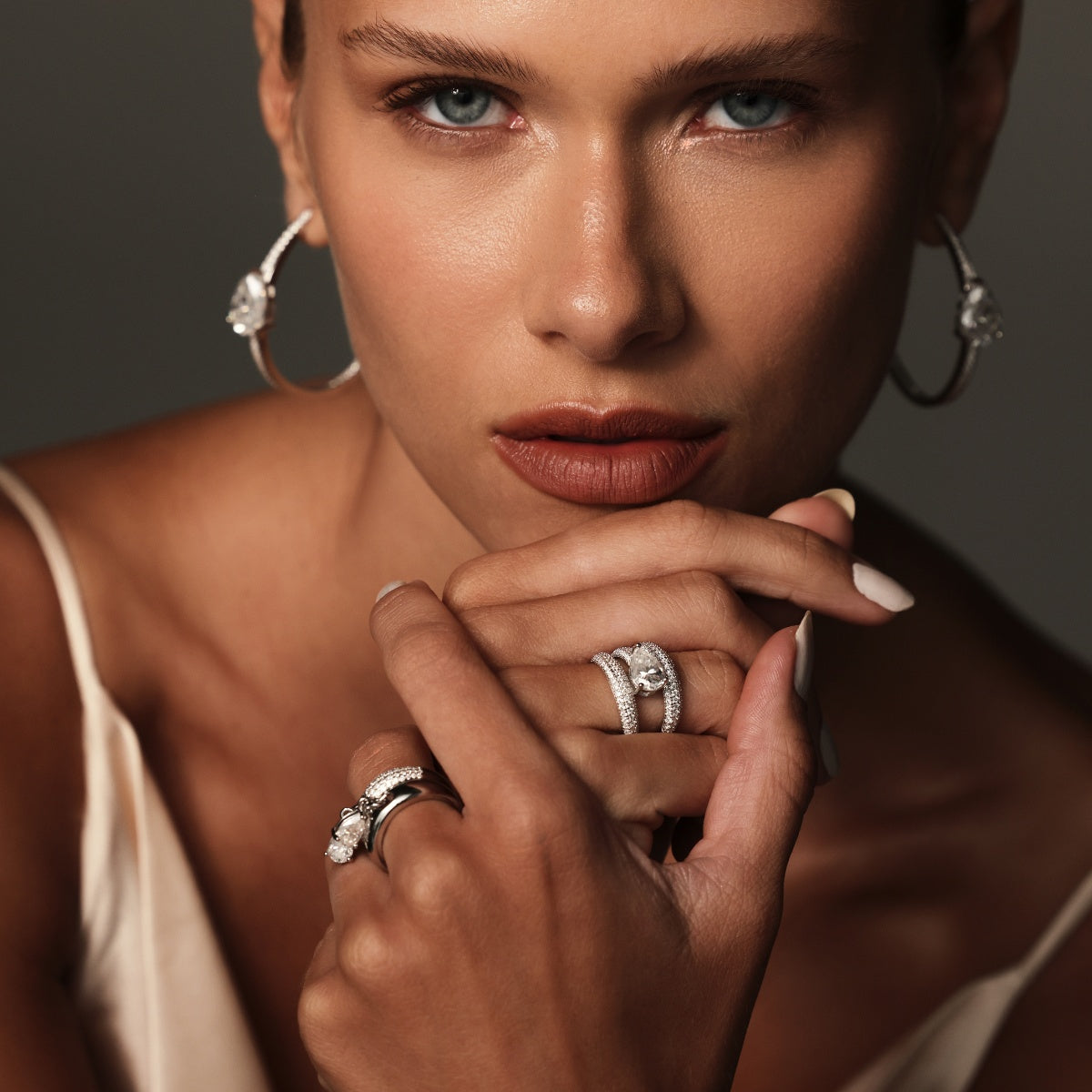 Argola Helena Glam Moissanite 12 ct