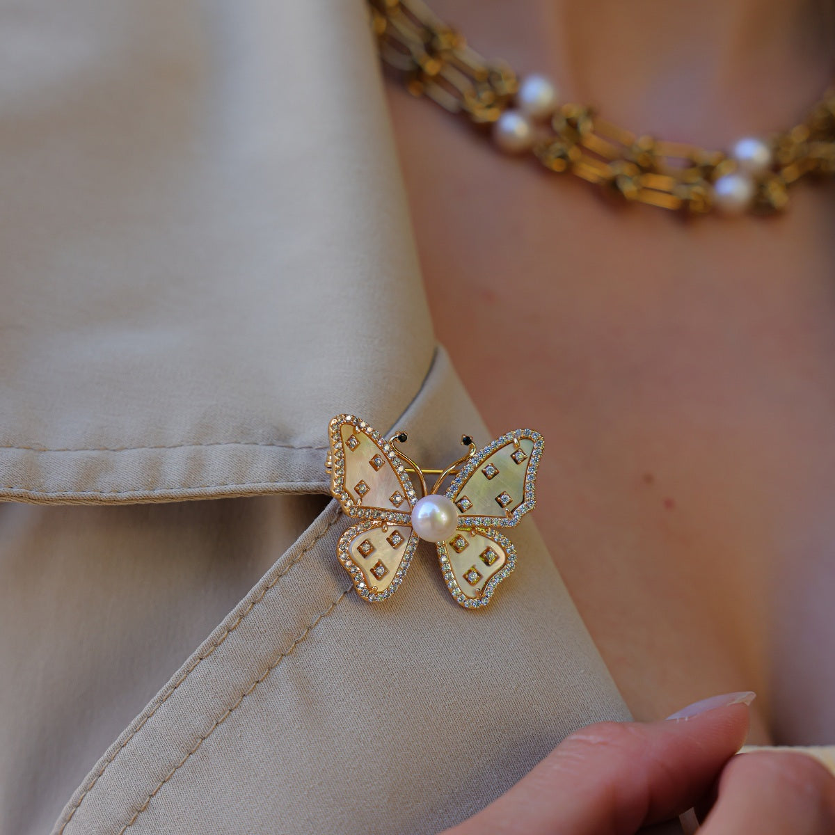 Broche Borboleta Madréperola