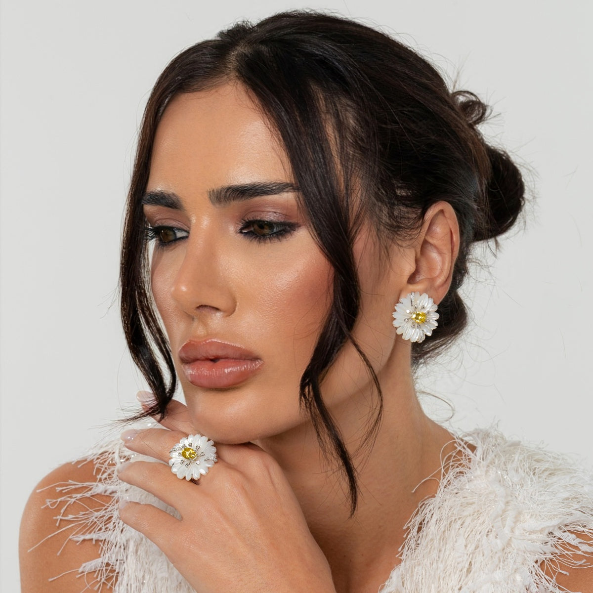 Brinco Flor Madrepérola Glam Moissanite 3.34 ct
